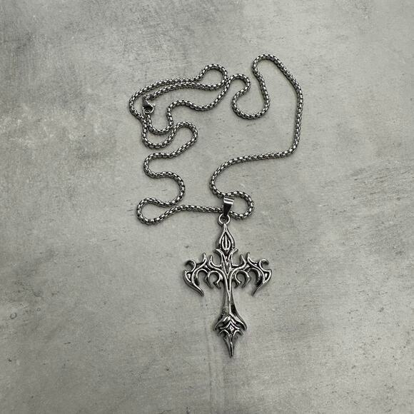 Y2k silver gothic cross necklace - Picture 1 of 4